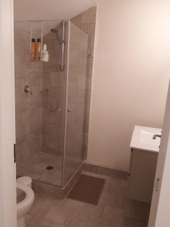 Hotel Etty'S House Petach Tikva Esterno foto