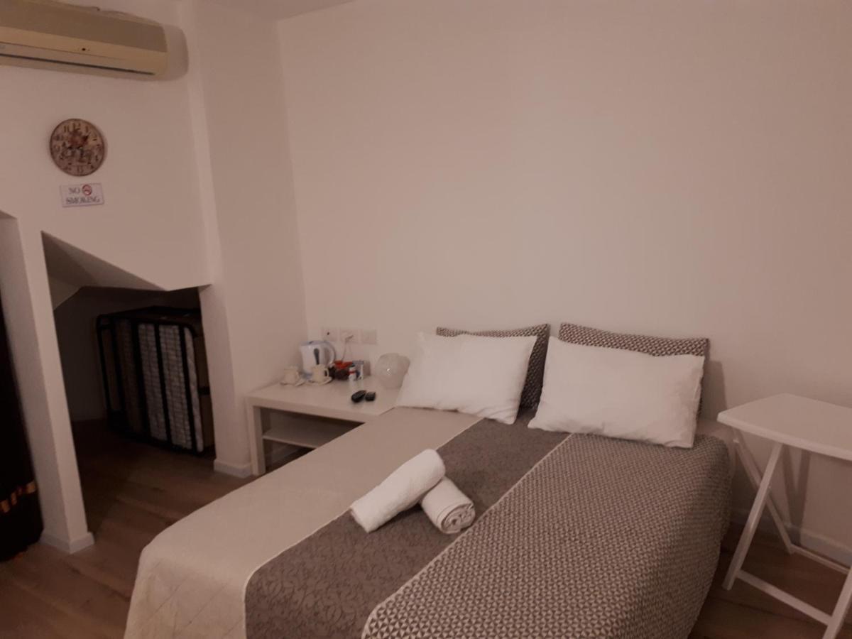 Hotel Etty'S House Petach Tikva Esterno foto