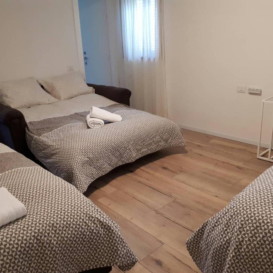 Hotel Etty'S House Petach Tikva Esterno foto