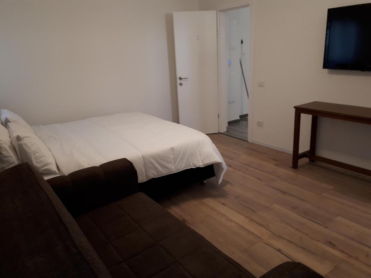 Hotel Etty'S House Petach Tikva Esterno foto