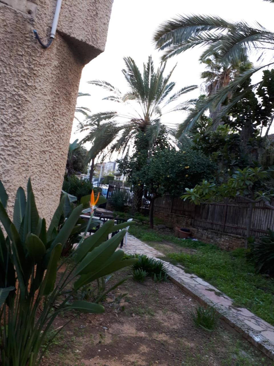 Hotel Etty'S House Petach Tikva Esterno foto